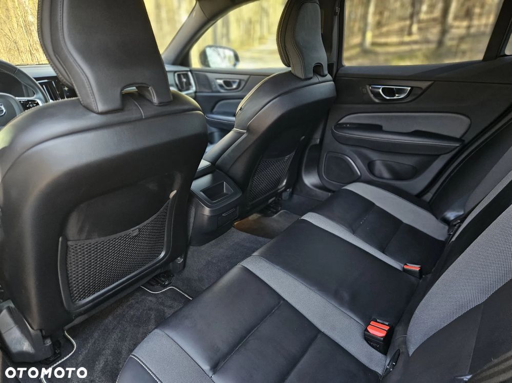 Volvo S60 T4 R-Design - 36