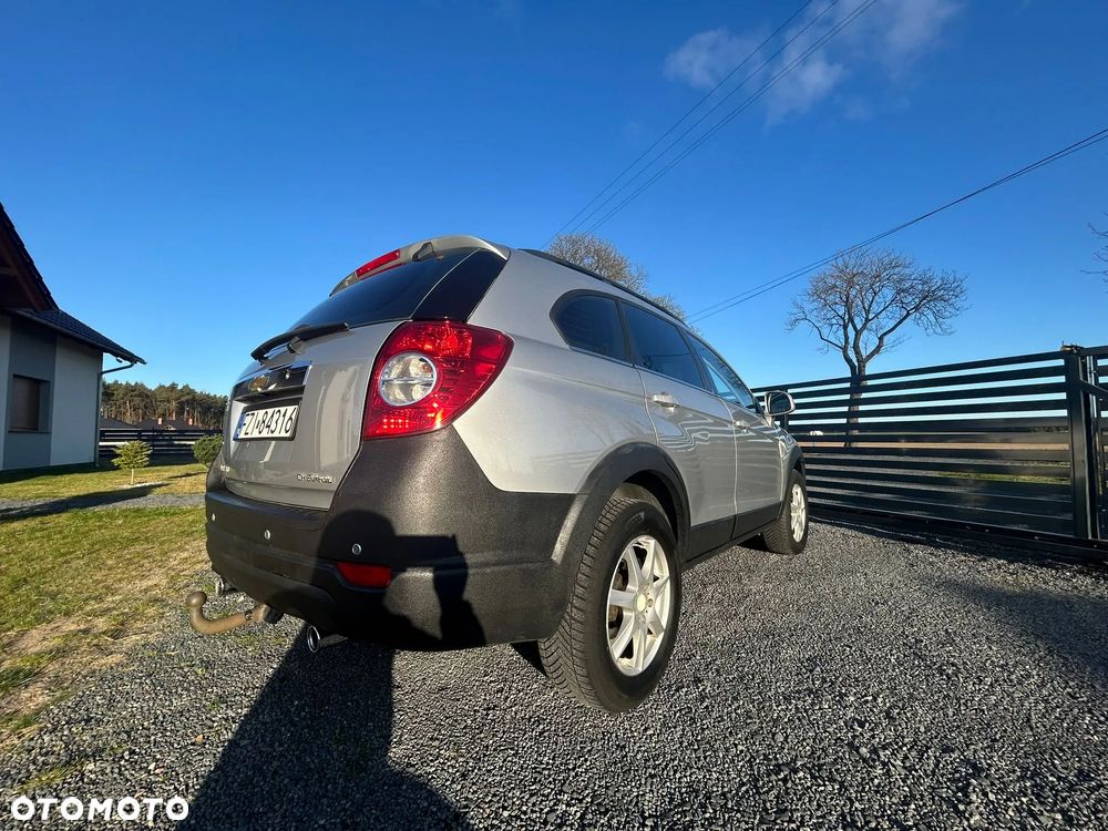 Chevrolet Captiva 2.0 d LS - 11