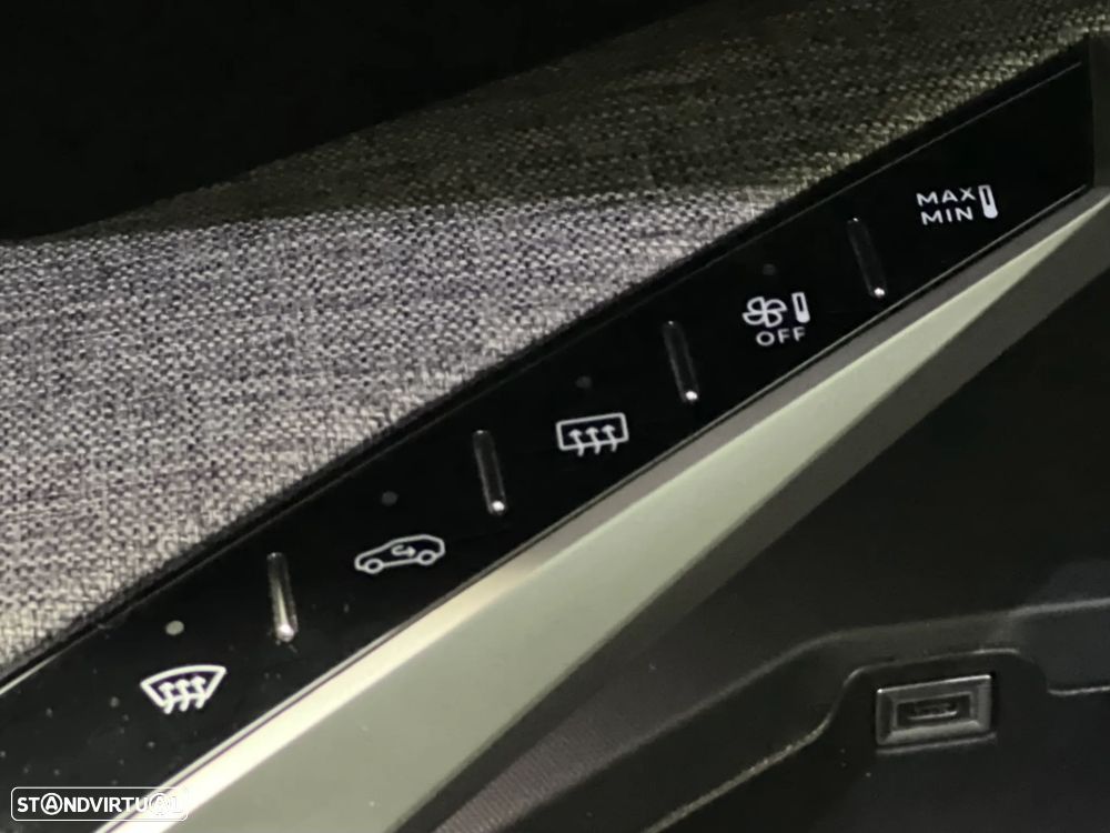 Peugeot 3008 1.2 Hybrid Allure Pack e-DCS6 - 16
