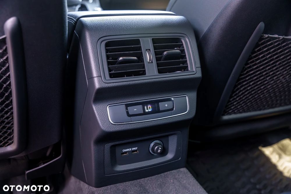 Audi Q5 55 TFSIe quattro S tronic S line - 24