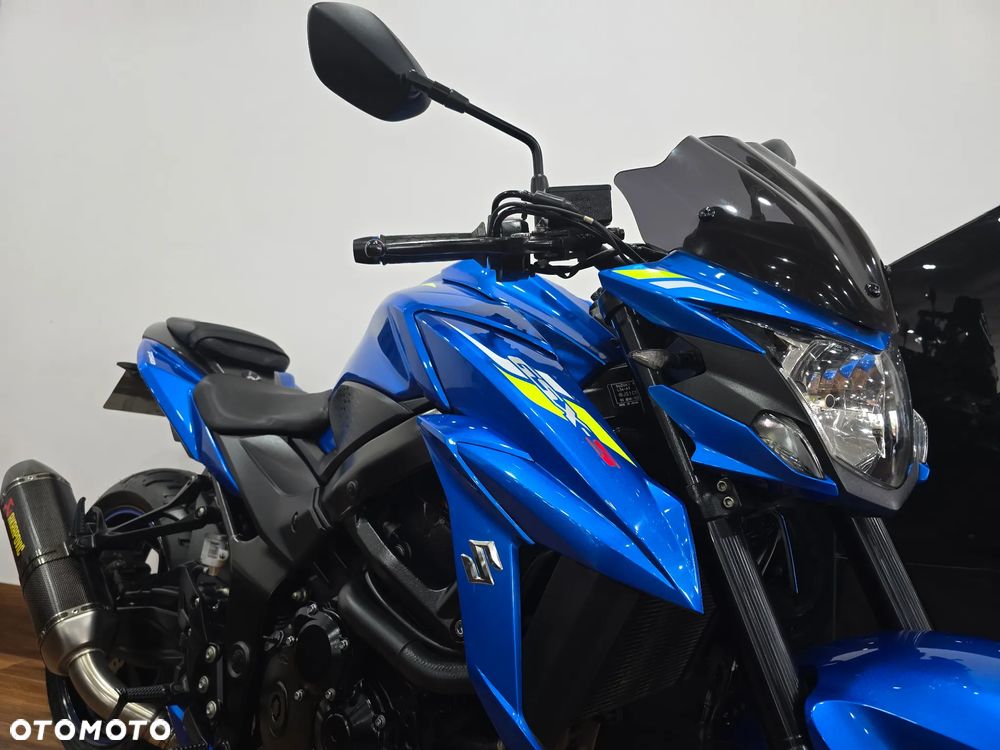 Suzuki GSX - 3