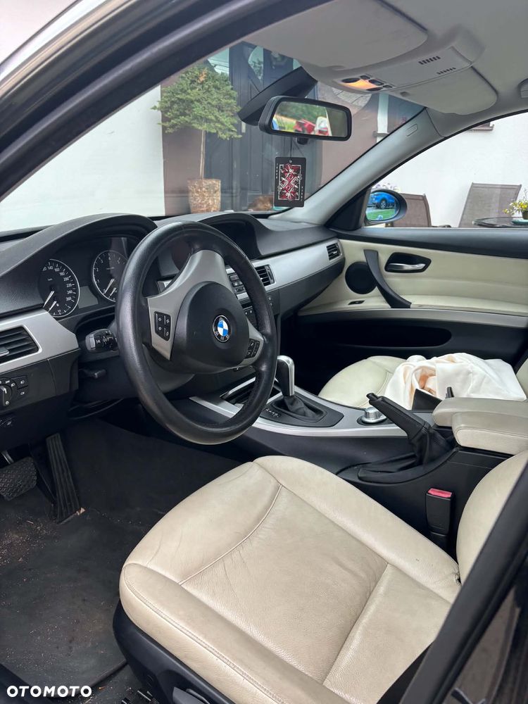 BMW Seria 3 325i - 3