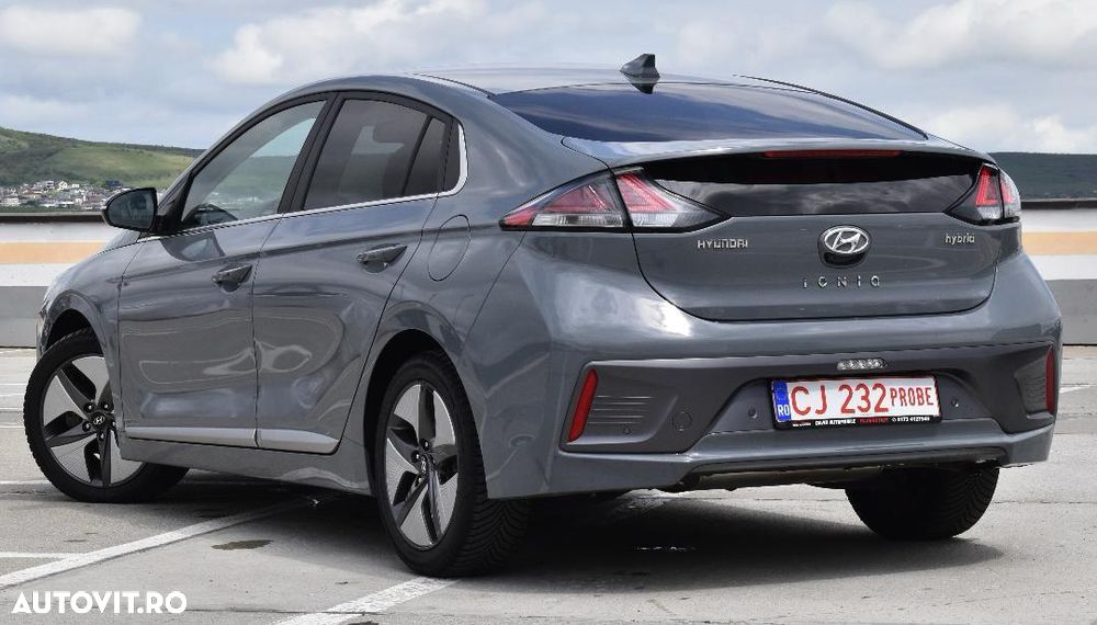 Hyundai IONIQ - 7