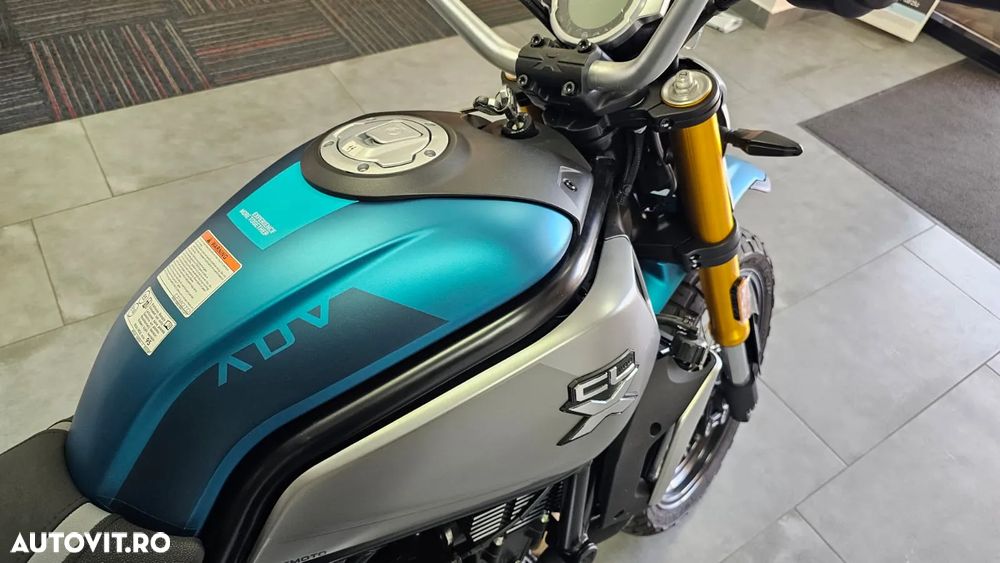 CF Moto 700CL-X Heritage - 17