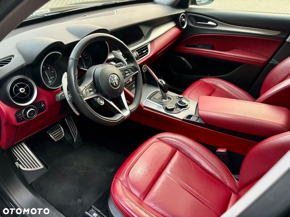 Alfa Romeo Stelvio 2.0 Turbo 16V AT8-Q4 First Edition - 9