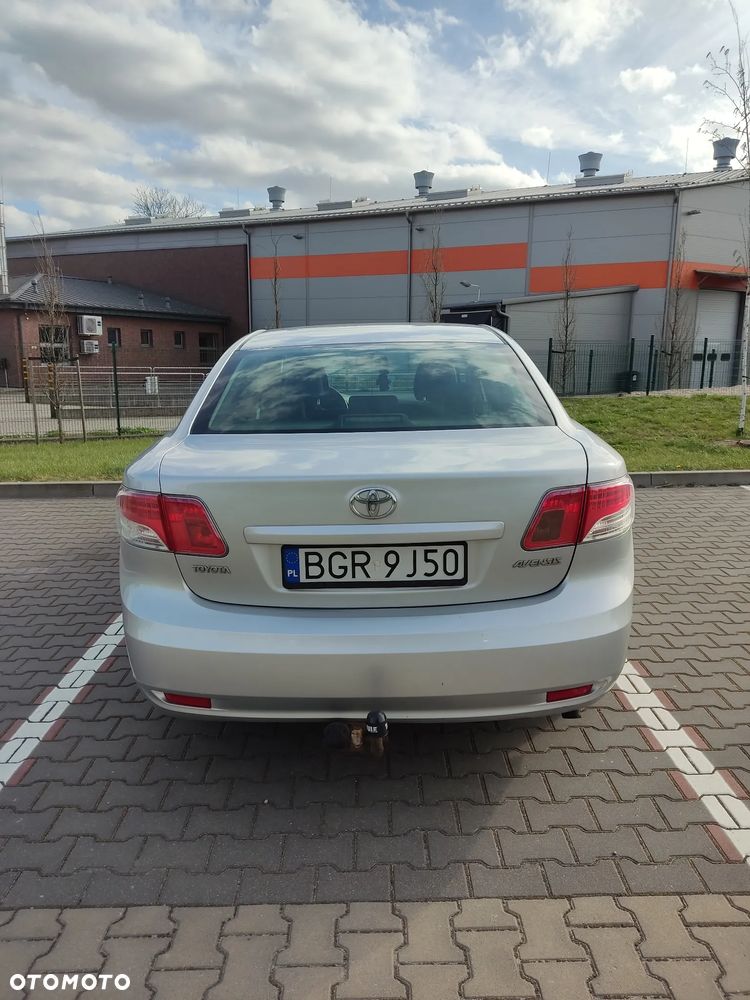 Toyota Avensis 1.6 Luna - 6