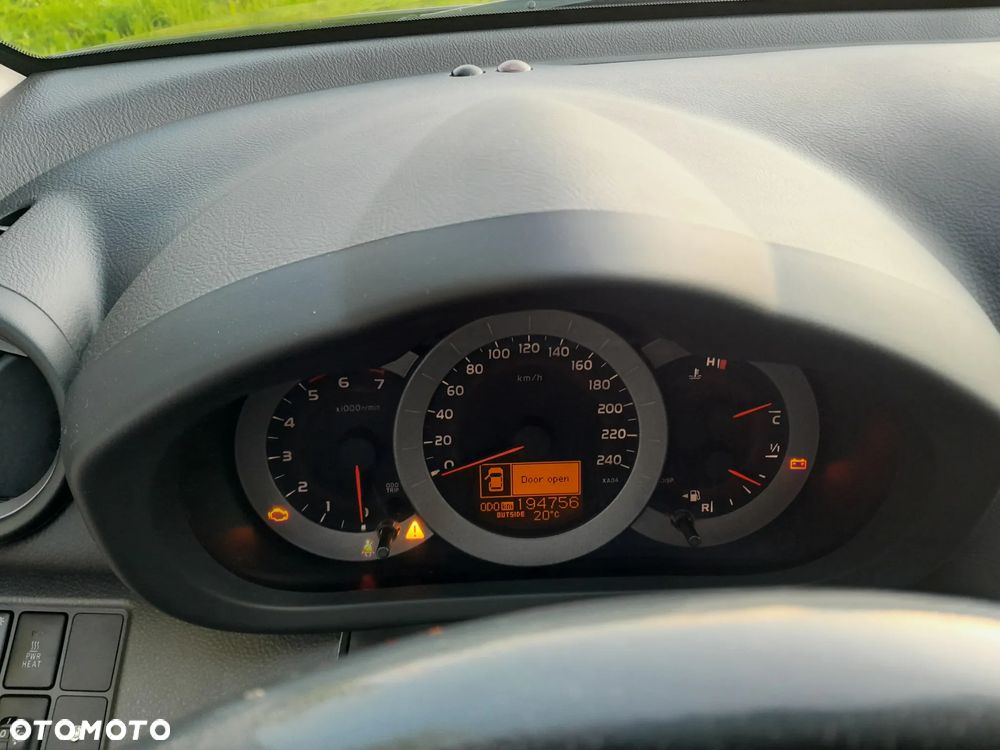 Toyota RAV4 2.2 D-4D Prestige - 14