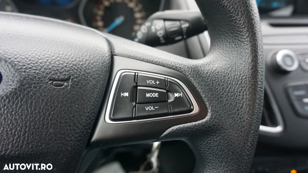 Ford Focus 1.0 EcoBoost Start Stop Trend - 23