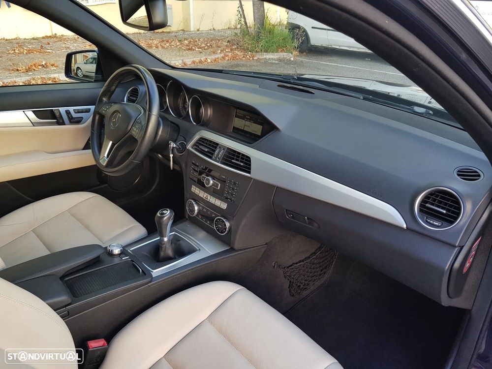 Mercedes-Benz C 220 - 38