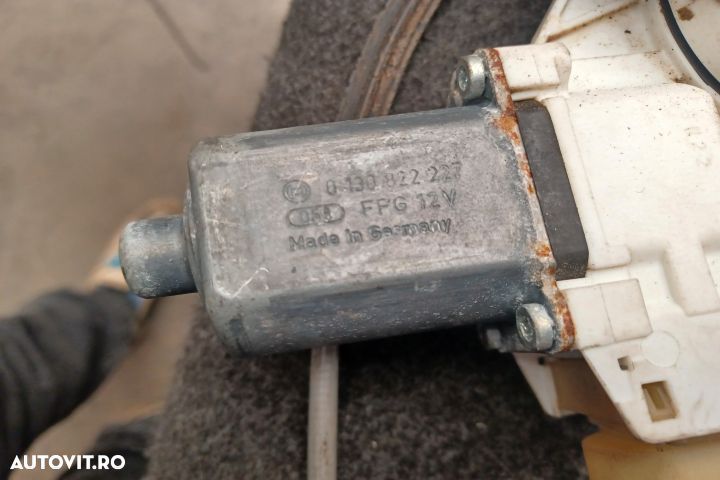 Macara geam fata dreapta electrica 0130822227 7067796S 7138466E 69270 - 5