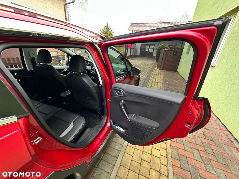 Peugeot 2008 1.2 Pure Tech GPF Allure S&S EAT6 - 17