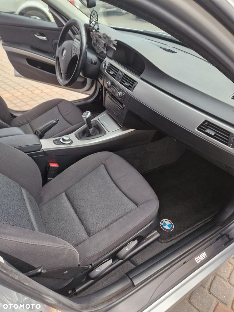 BMW Seria 3 318d - 5