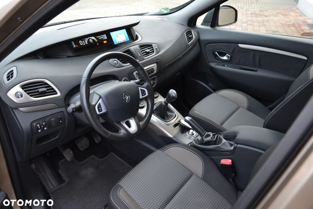 Renault Scenic dCi 110 Xmod Paris - 16