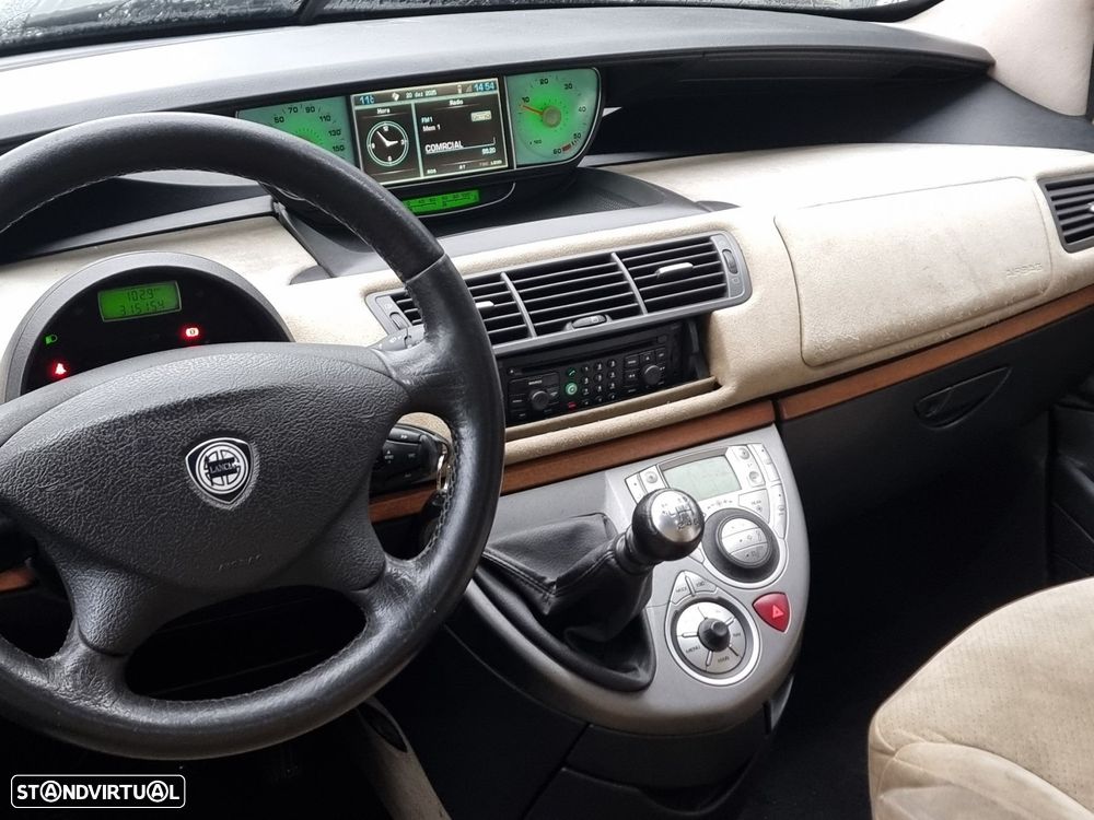 Lancia Phedra 2.2 JTD - 14