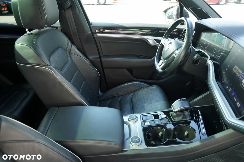 Volkswagen Touareg 3.0 V6 TDI SCR 4Mot R-Line - 28