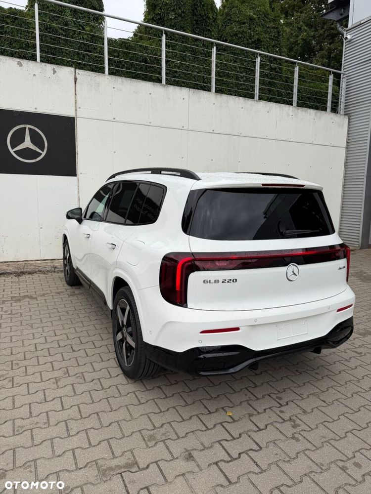 Mercedes-Benz GLB - 3