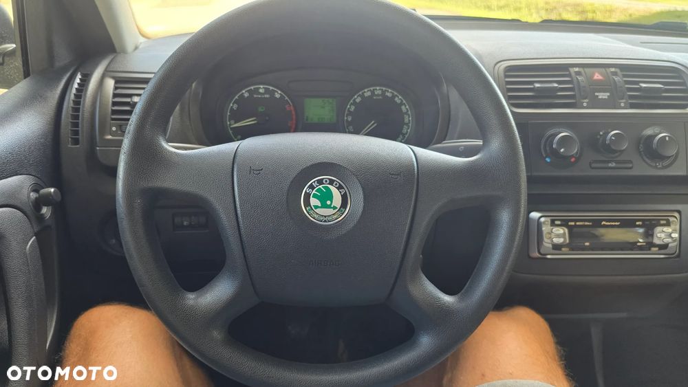 Skoda Fabia 1.4 16V Active - 34