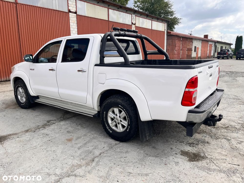 Toyota Hilux - 3