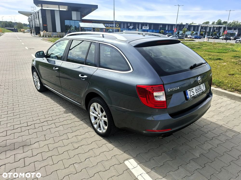 Skoda Superb 2.0 TDI 4x4 Elegance Outdoor DSG - 4