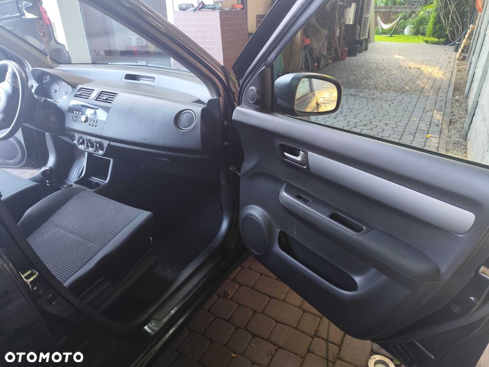 Suzuki Swift - 7
