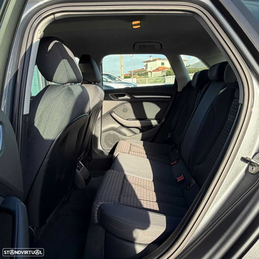 Audi A3 Sportback 1.6 TDI (clean diesel) S tronic Attraction - 13