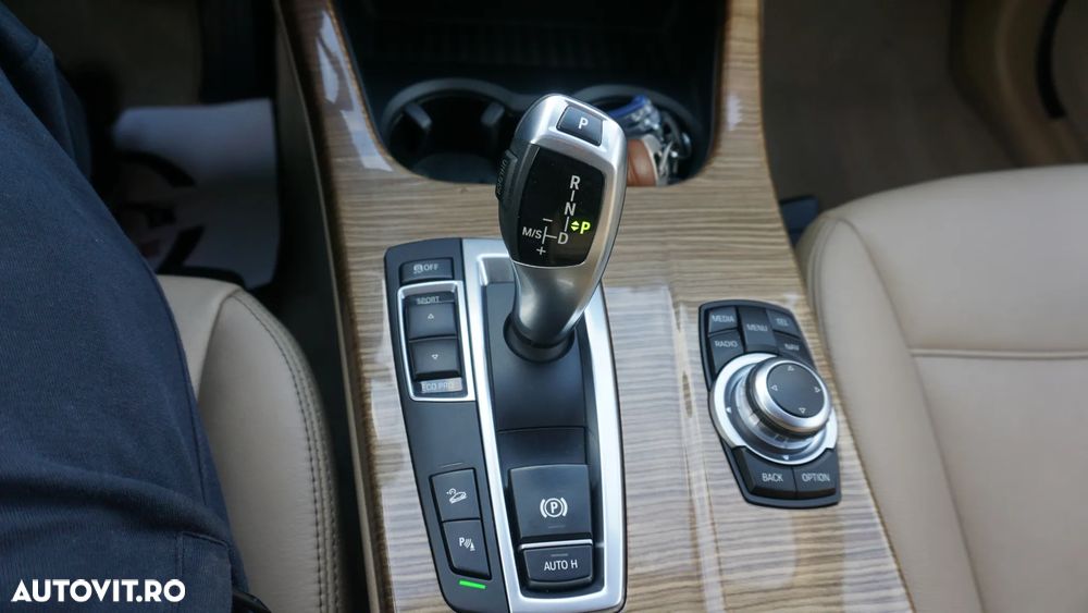BMW X3 xDrive28i Aut. Advantage - 28
