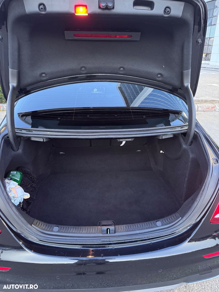 Mercedes-Benz E 220 d Aut. - 11