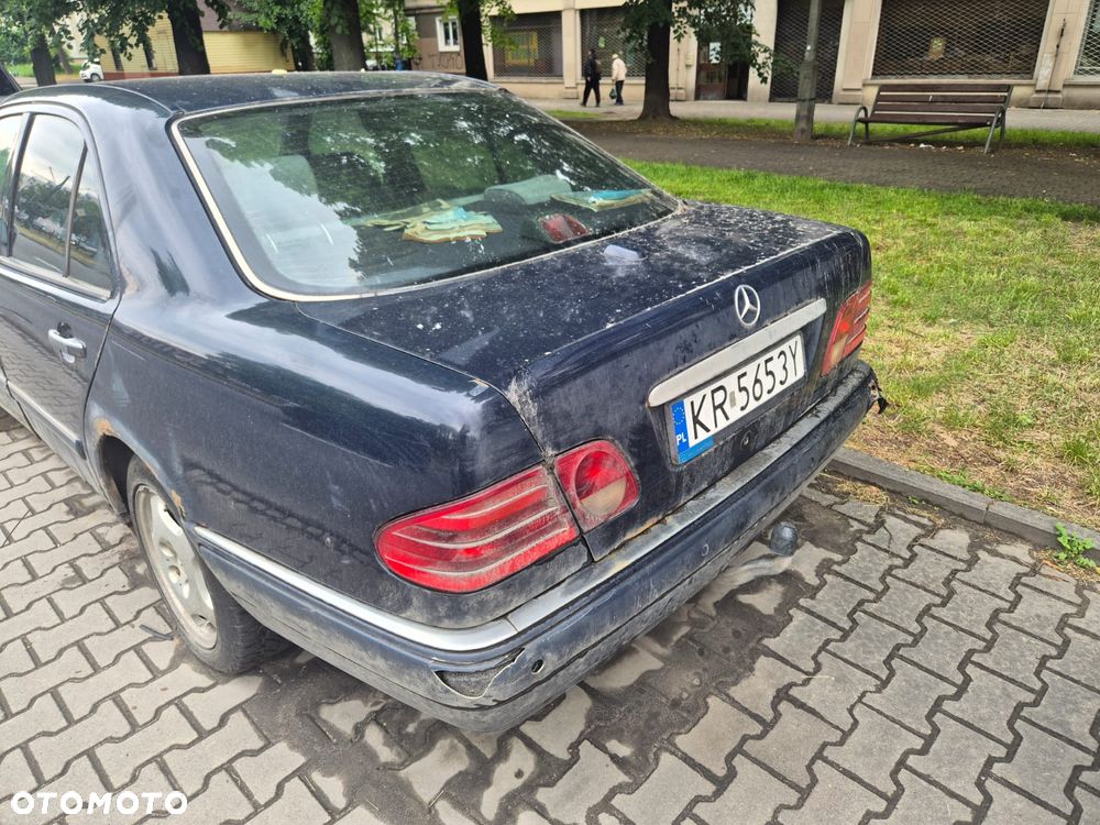 Mercedes-Benz Klasa E - 2