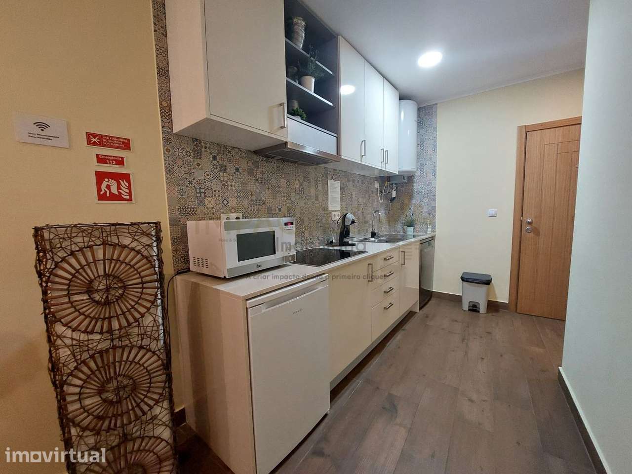 Apartamento T2 mobilado e equipado com terraço no centro - Grande imagem: 4/16