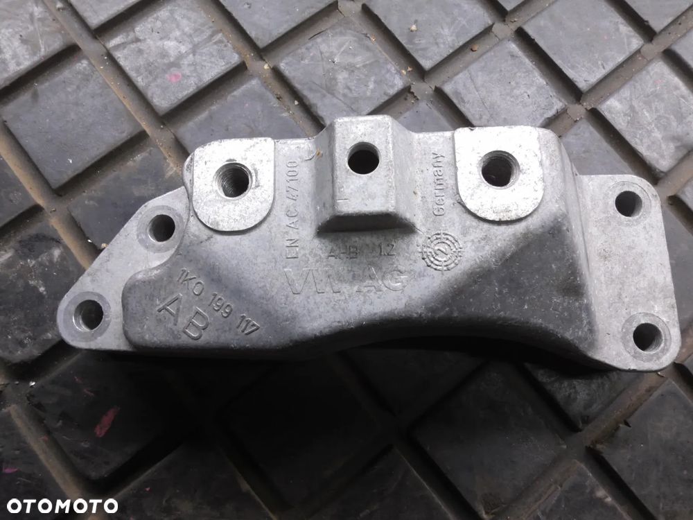 VW PASSAT B7 USA 1.8 TSI UCHWYT ŁAPA PODPORA SKRZYNI BIEGÓW 1K0199117AB - 1