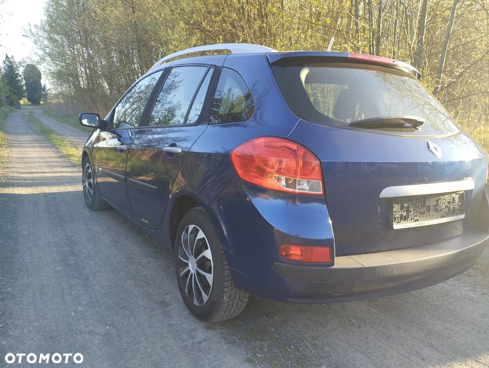 Renault Clio - 11