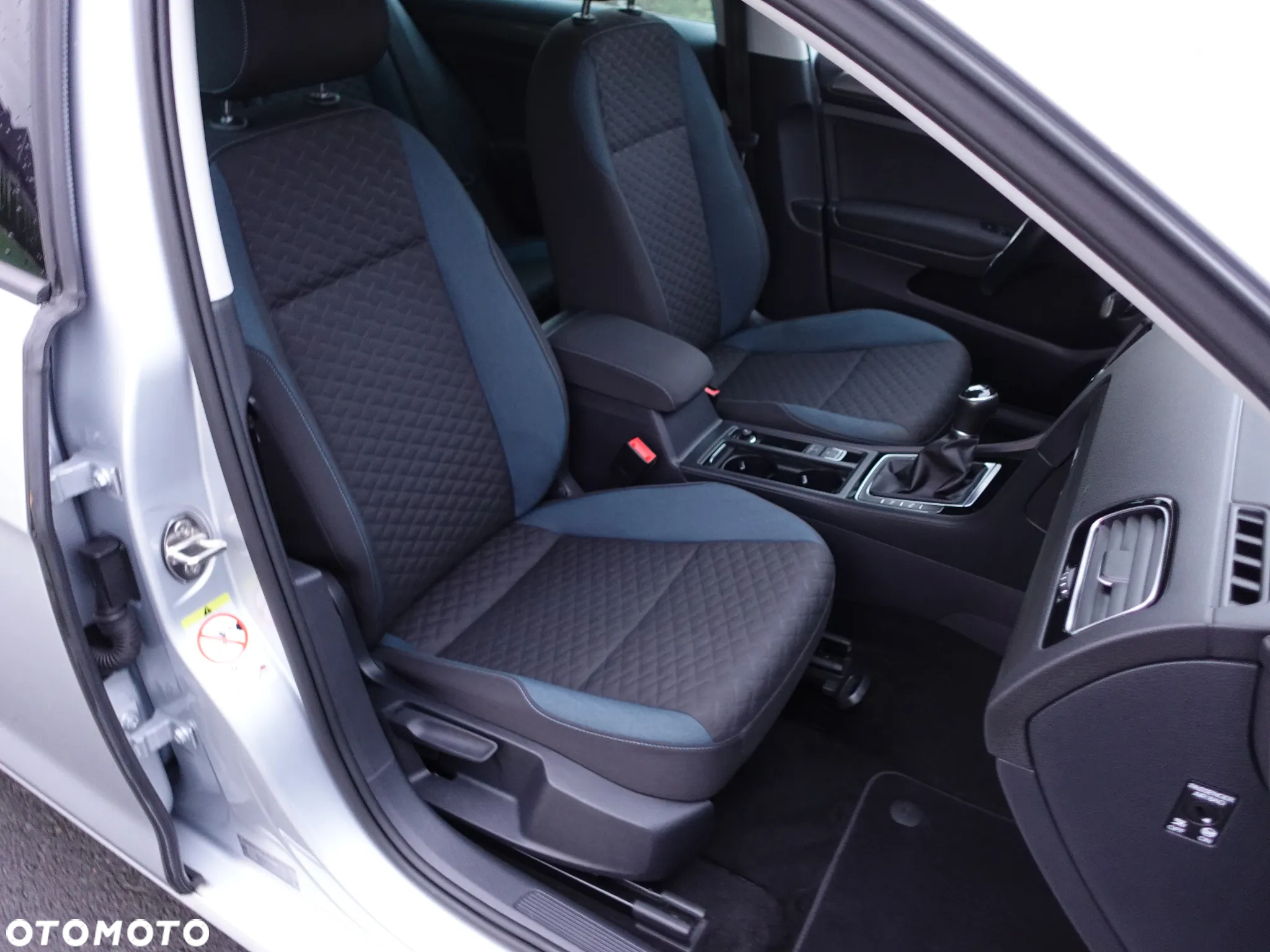 Volkswagen Golf Variant 1.6 TDI SCR IQ.DRIVE - 3
