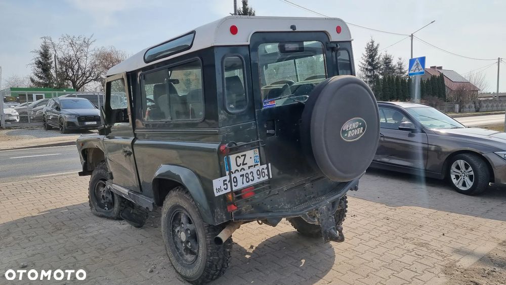 Land Rover Defender - 8