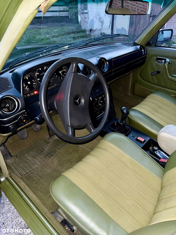Mercedes-Benz W123 - 12