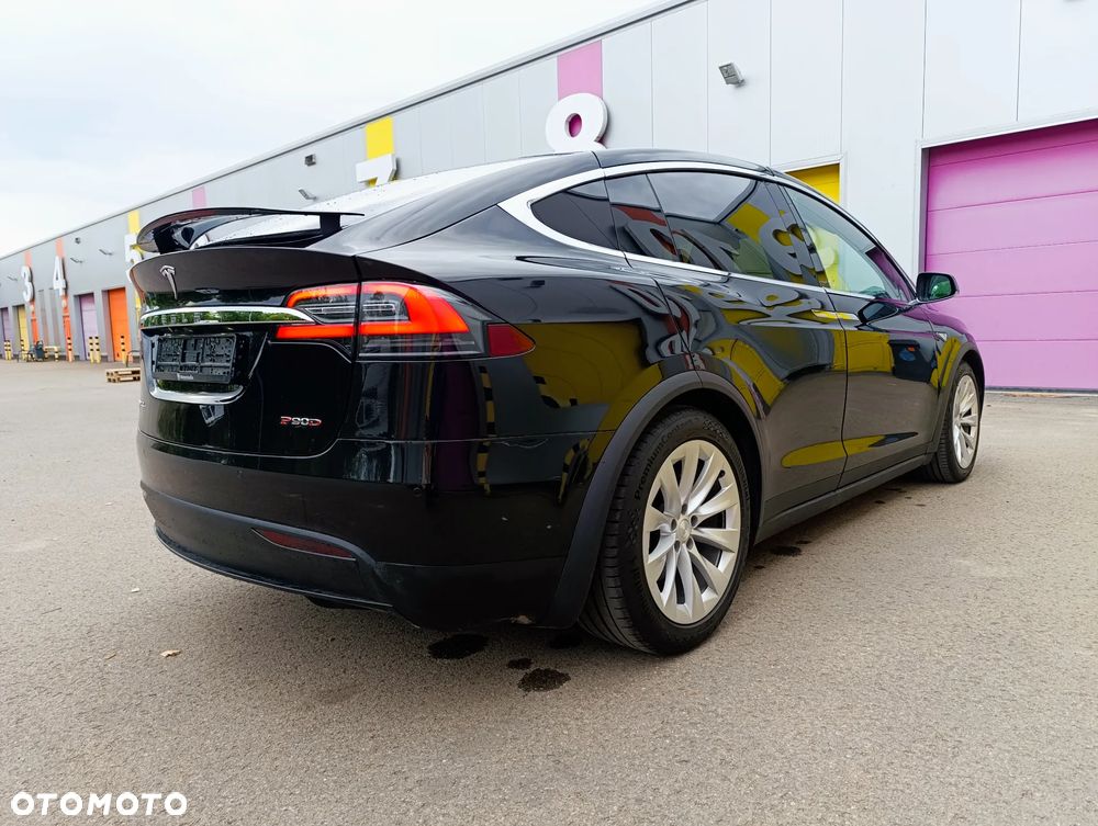 Tesla Model X Performance - 10