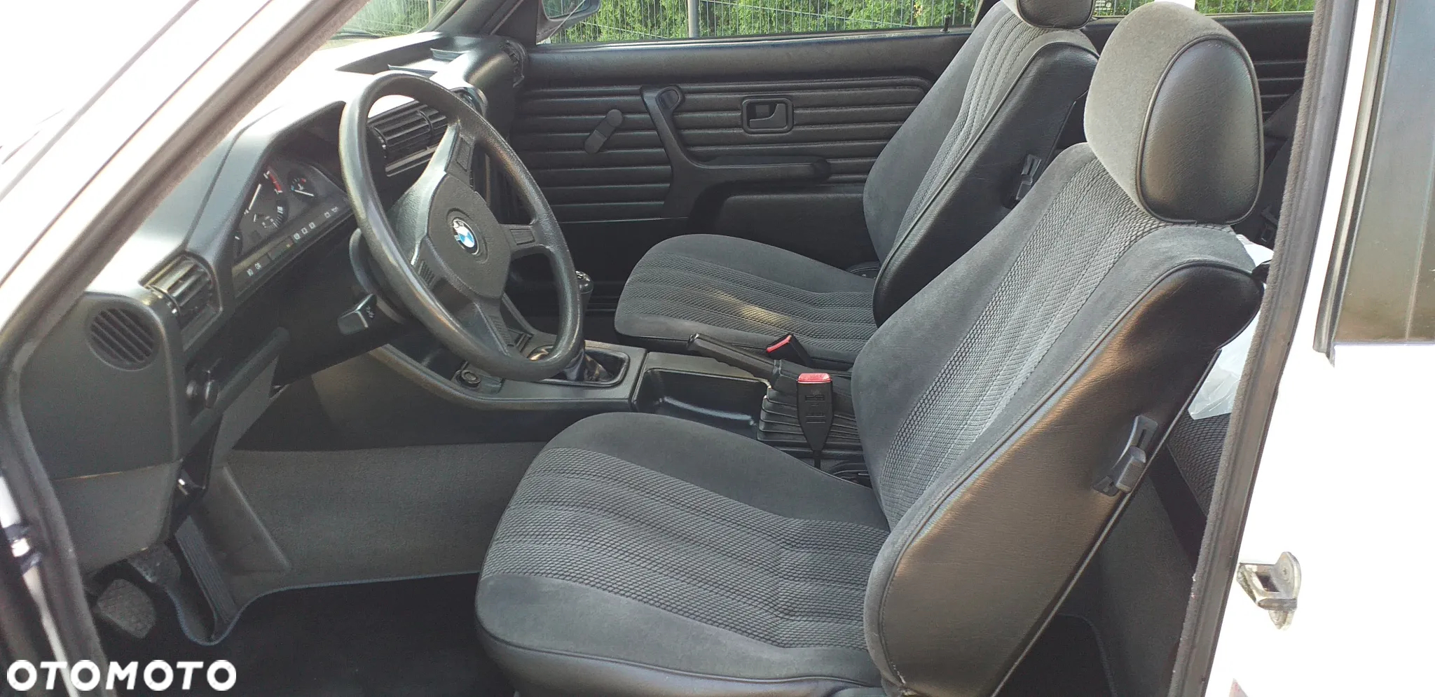 BMW Seria 3 318i - 18