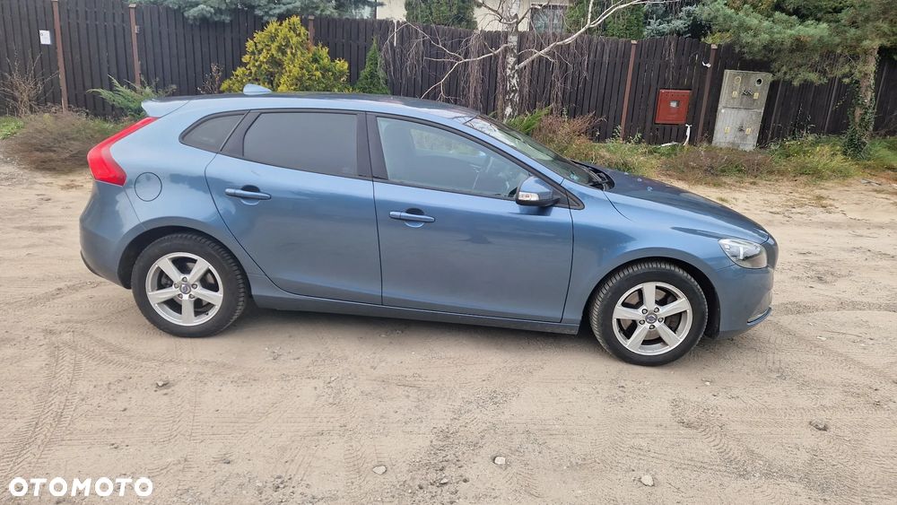 Volvo V40 D3 Momentum - 4