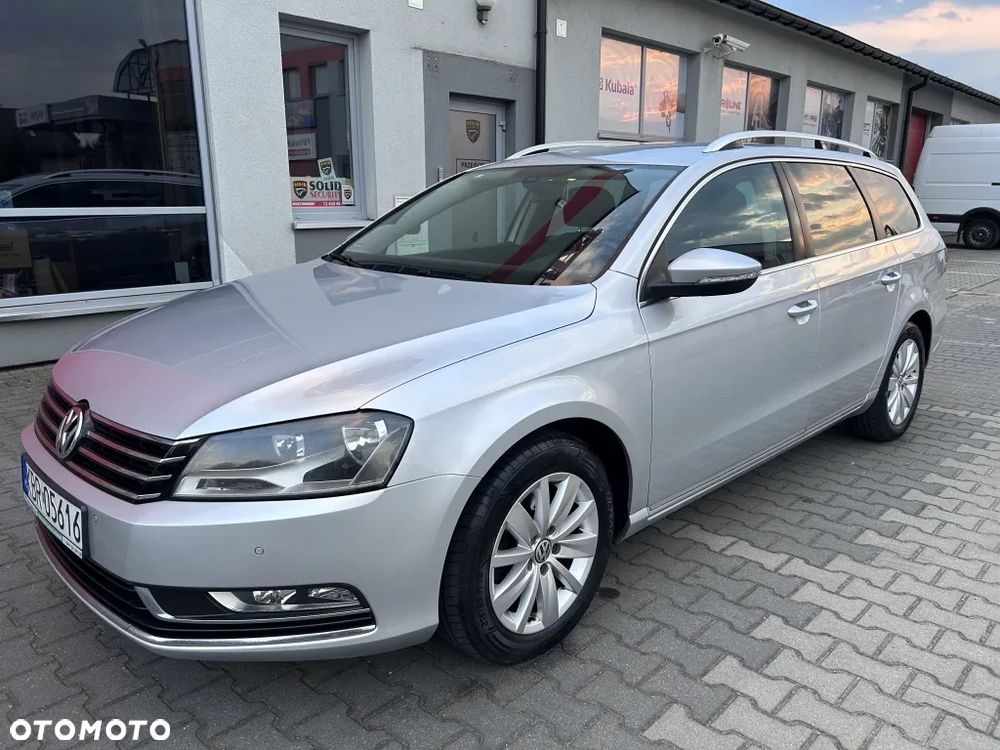 Volkswagen Passat - 1