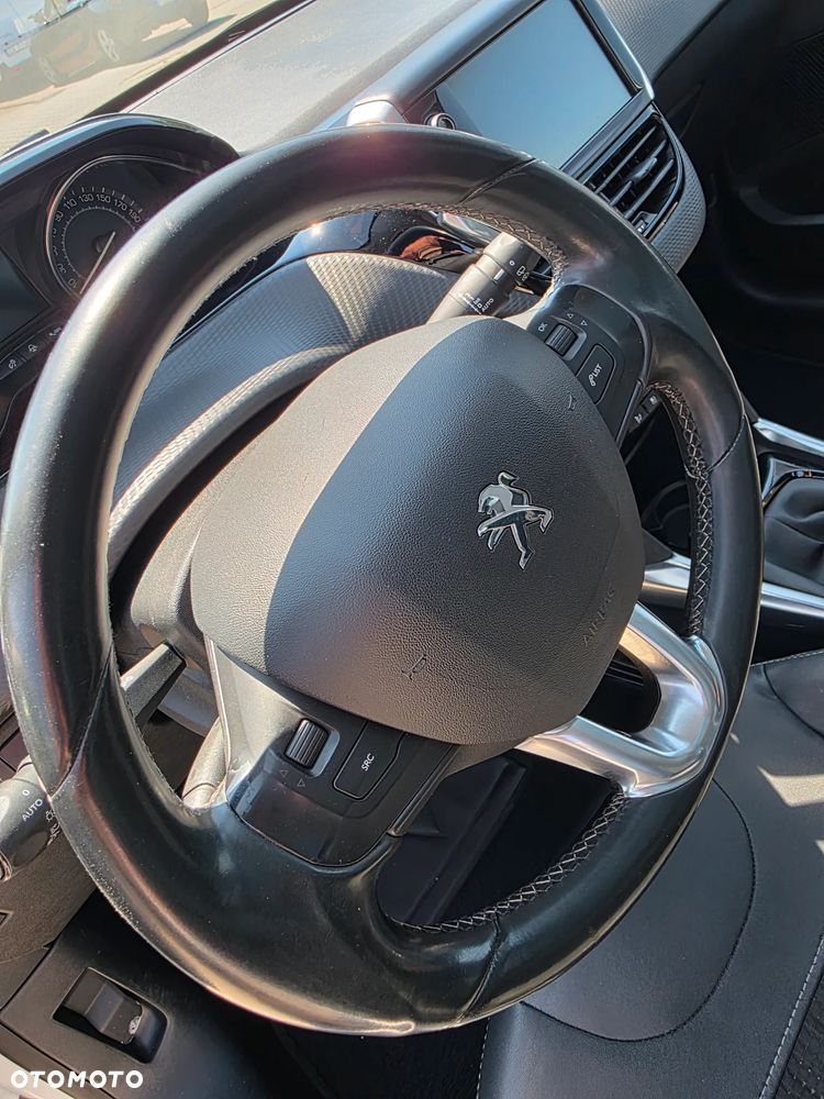 Peugeot 2008 1.6 BlueHDi Allure - 18