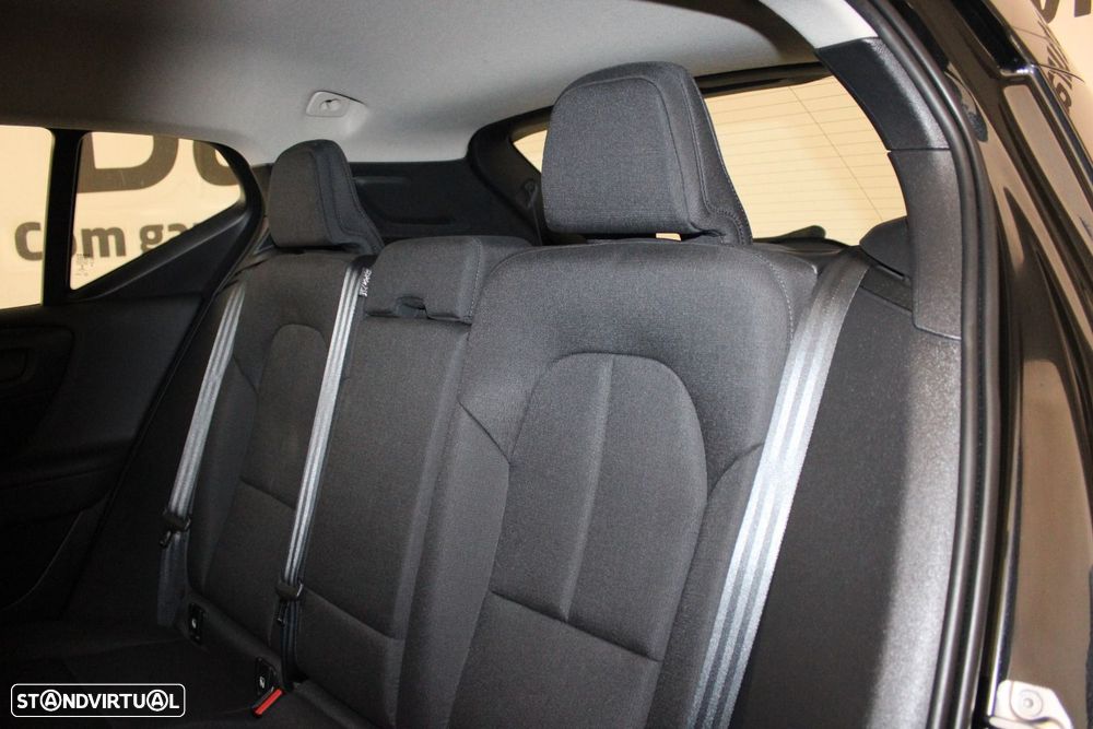 Volvo XC 40 2.0 D3 - 37