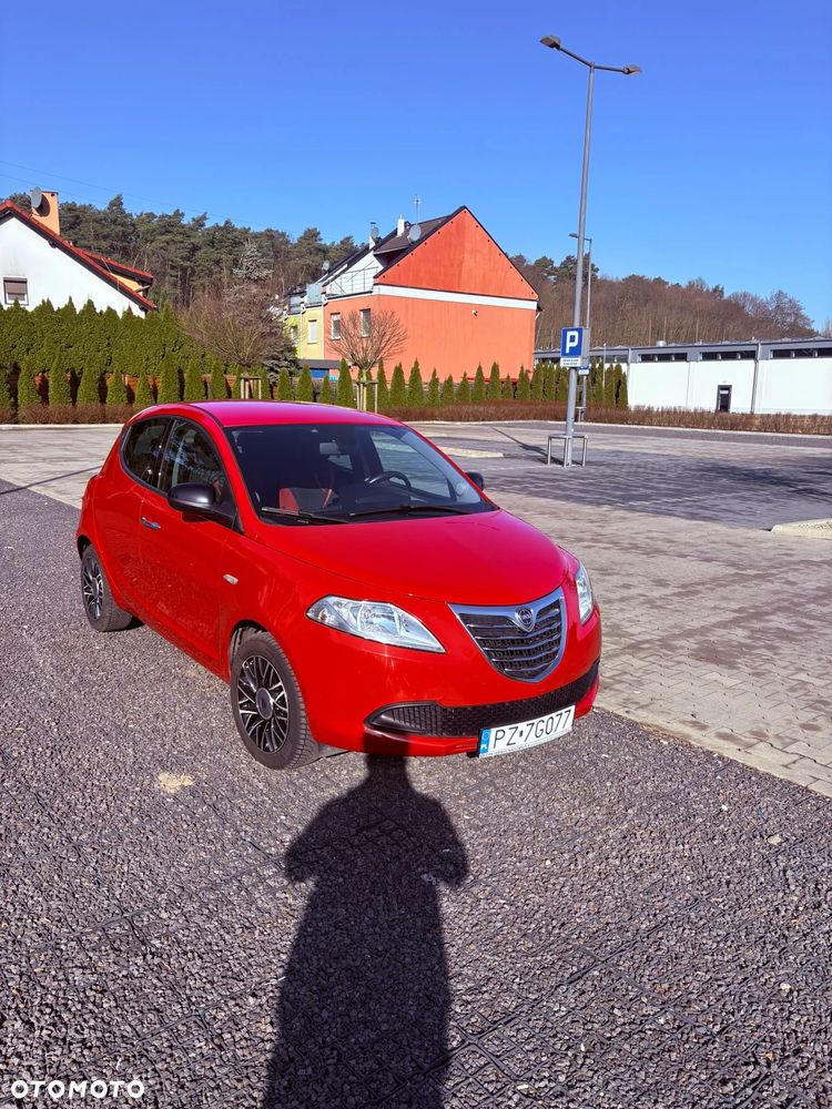 Lancia Ypsilon Y 0.9 TwinAir Turbo 8V Automatik Platinum - 2