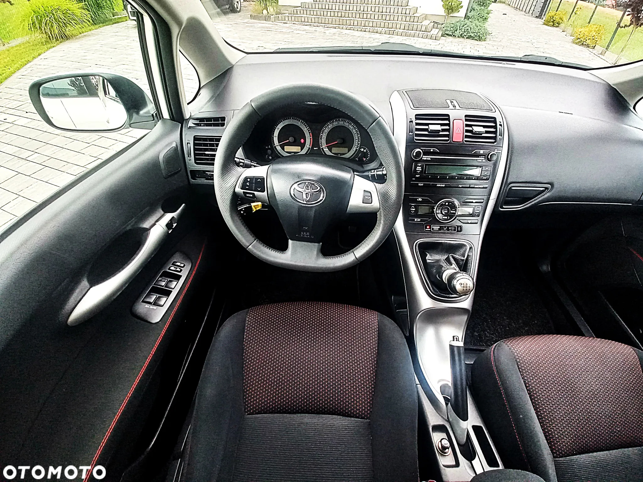 Toyota Auris 1.6 Sol - 12