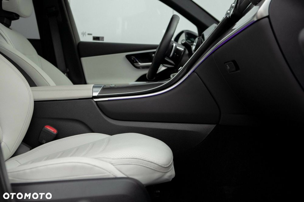 Mercedes-Benz GLC - 29