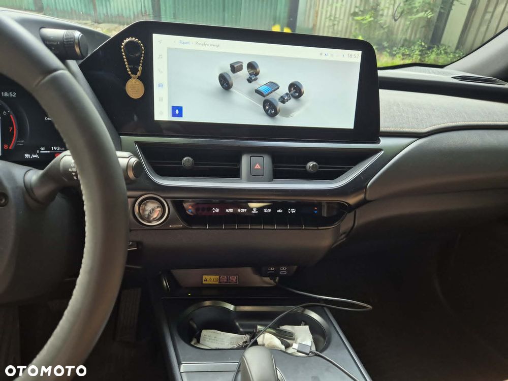 Lexus UX - 6