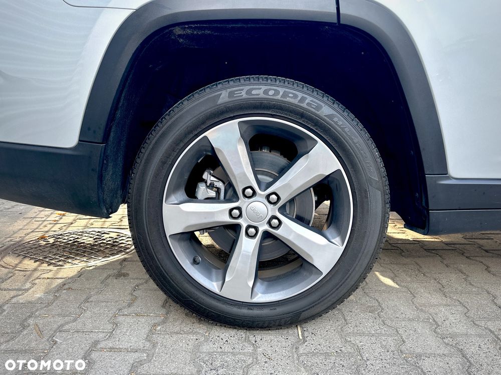 Jeep Grand Cherokee - 39