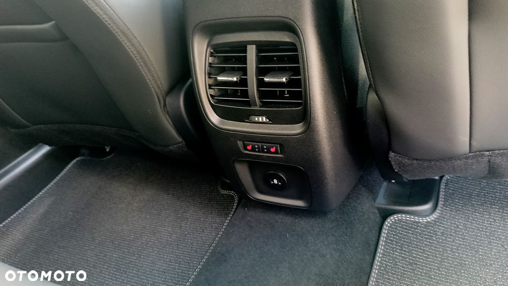 Ford Kuga 2.5P PHEV FWD Sound Edition eCVT - 34