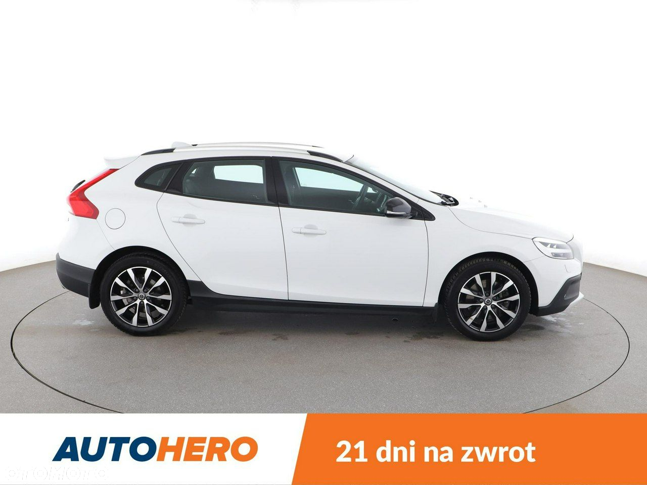 Volvo V40 Cross Country T3 Drive-E Momentum - 9