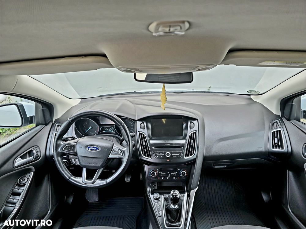 Ford Focus - 8