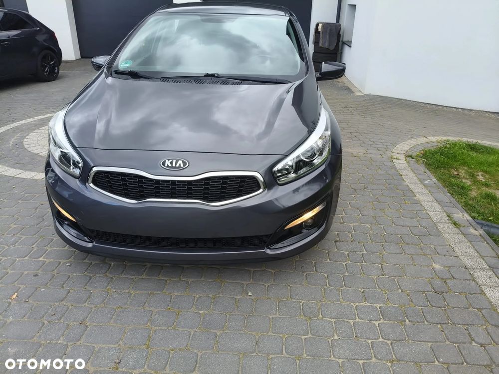 Kia Ceed 1.4 CVVT Dream Team Edition - 4