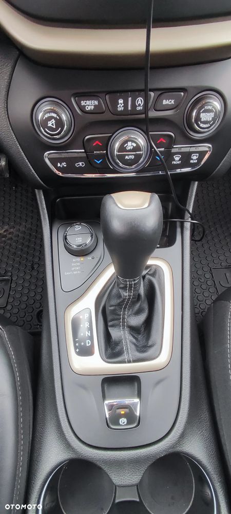 Jeep Cherokee 2.0 MJD Active Drive II Limited - 13